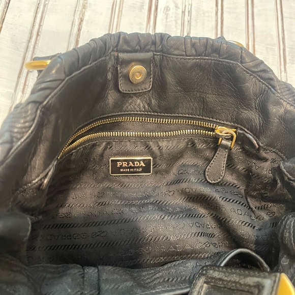 Saffiano Leather Shoulder Tote Handbag. Circa 2008 - Picture 8 of 9